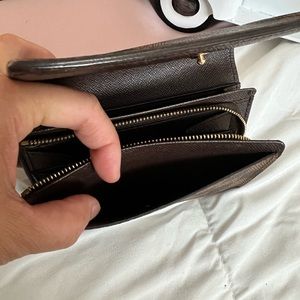 Louis Vuitton Damier tri fold wallet, 100 percent authentic, very good condition